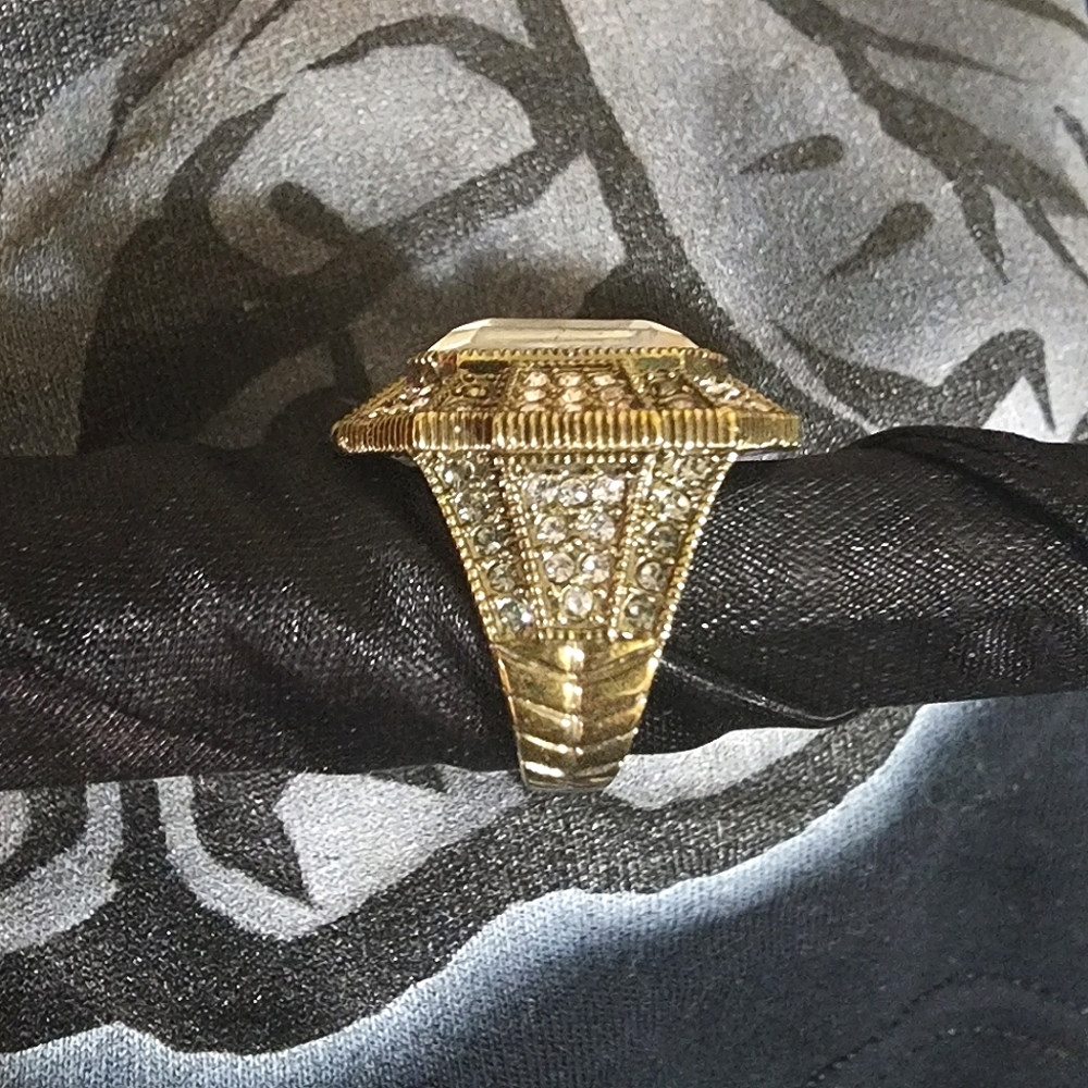 Heidi Daus ring size 7 3/4 - Picture 3 of 5